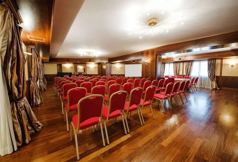 هتل Villa Traiano