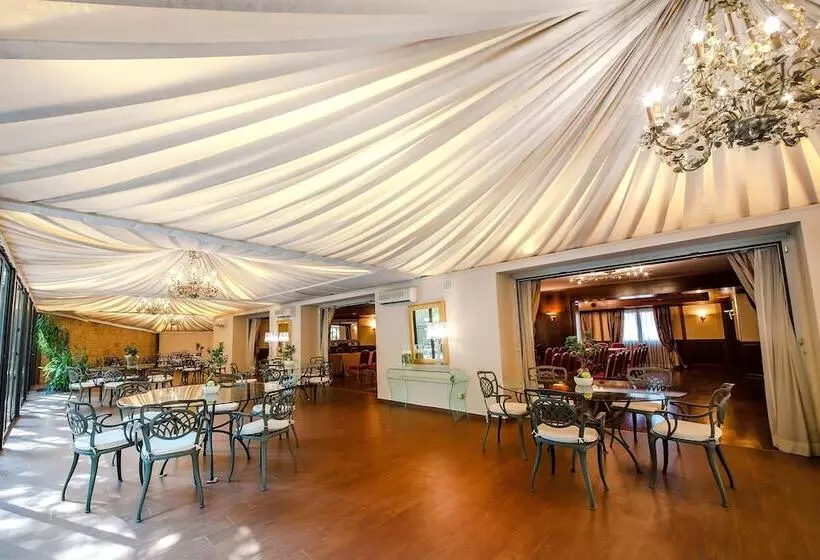 هتل Villa Traiano