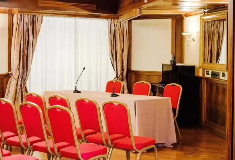 هتل Villa Traiano