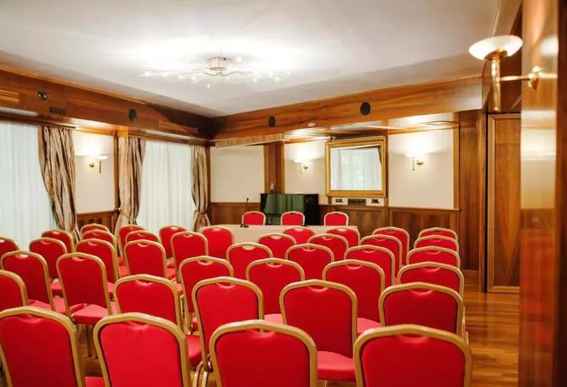 هتل Villa Traiano