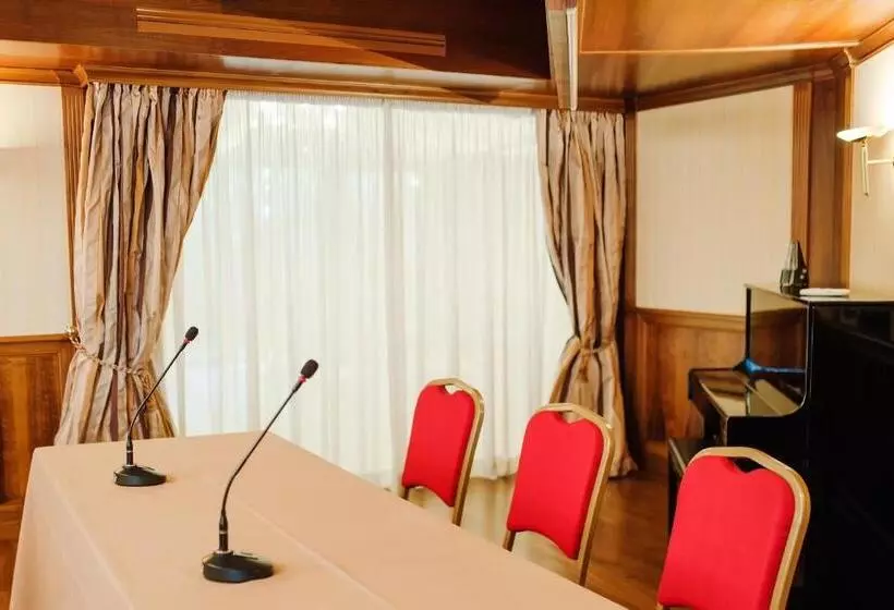 هتل Villa Traiano