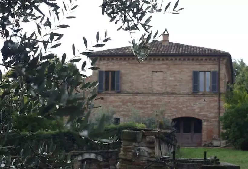 Aamiaismajoitus (B&B) Borgo Acque Romane