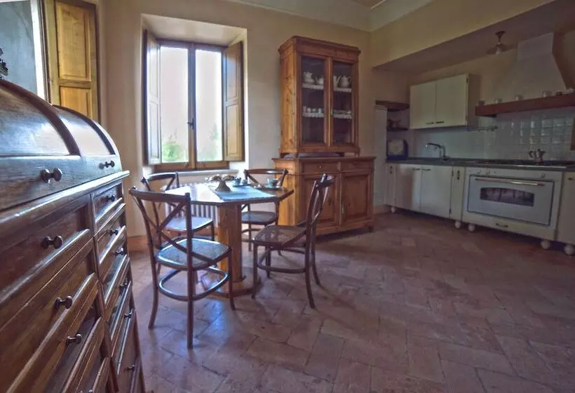 Aamiaismajoitus (B&B) Borgo Acque Romane