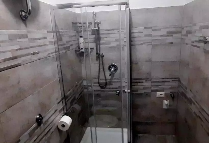 تختخواب و صبحانه Janas