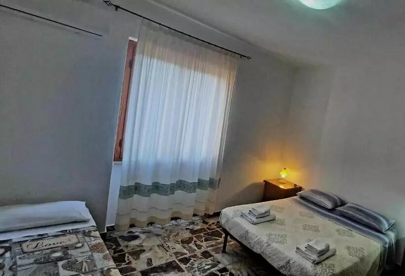 تختخواب و صبحانه Janas