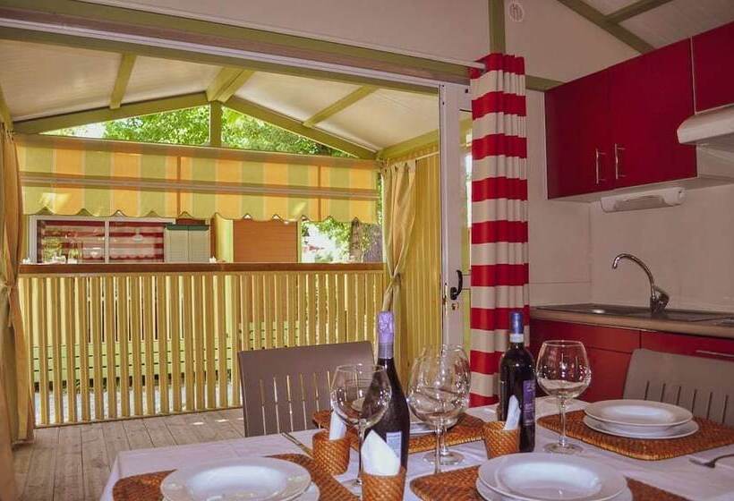 בית מלון כפרי Camping Village Versilia Mare