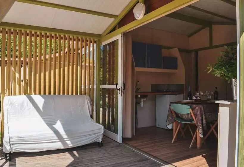 Hotelli Camping Village Versilia Mare