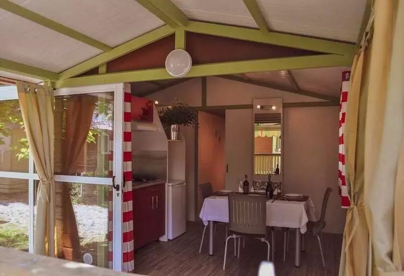 Hotelli Camping Village Versilia Mare