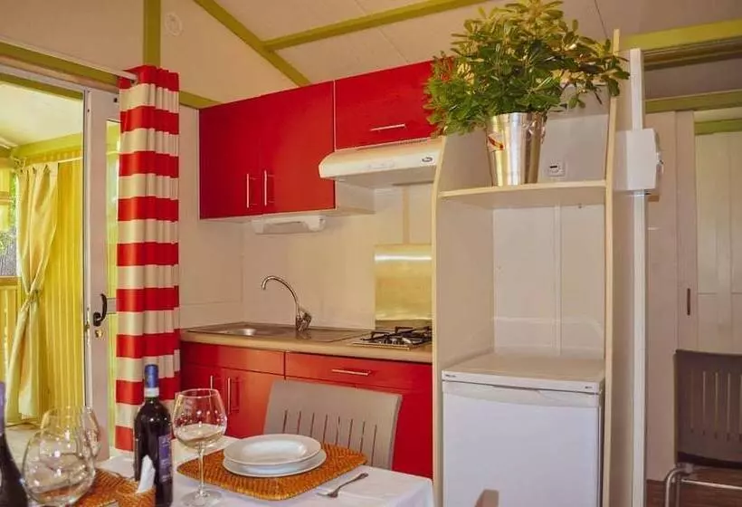 Hotelli Camping Village Versilia Mare