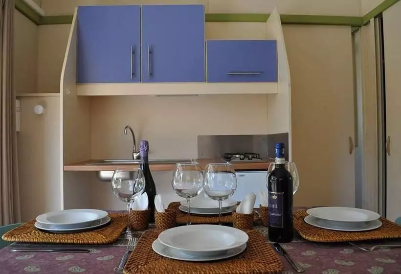 Hotelli Camping Village Versilia Mare