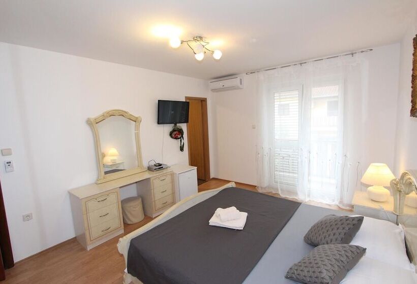 پانسیون Guest House Mafi