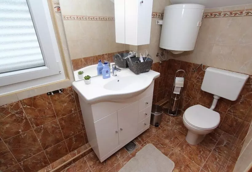 پانسیون Guest House Mafi