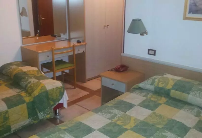 Hotelli Ai 4 Camosci