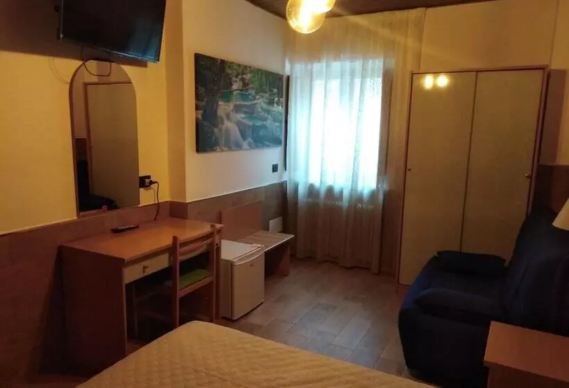 Hotelli Ai 4 Camosci