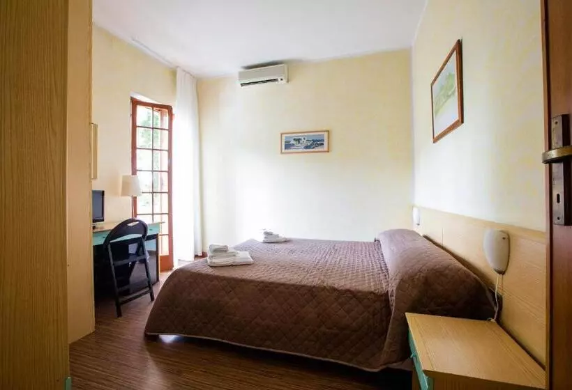 Hotelli La Tavernetta Dei Ronchi