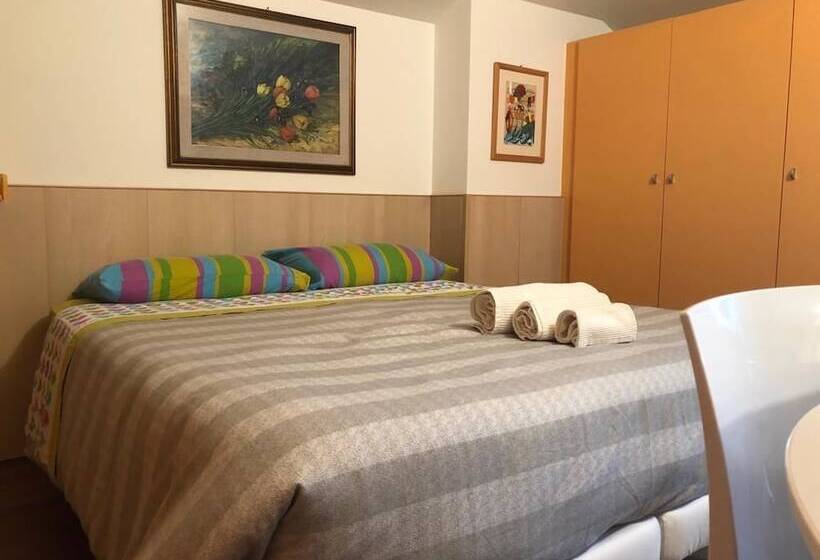 Bed and Breakfast At 9