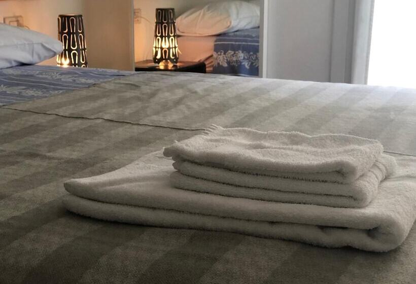 Bed and Breakfast At 9