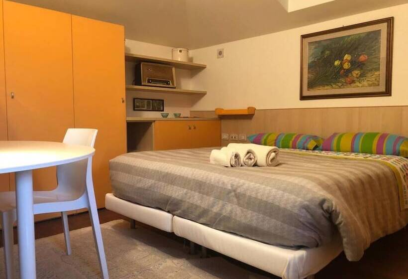 Bed and Breakfast At 9