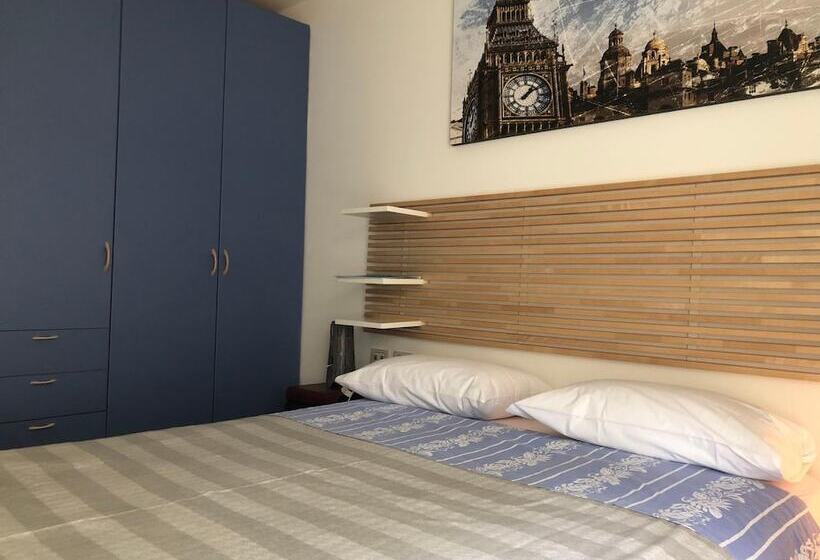 Bed and Breakfast At 9