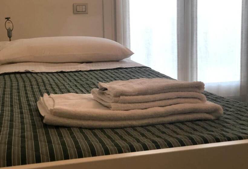 Bed and Breakfast At 9