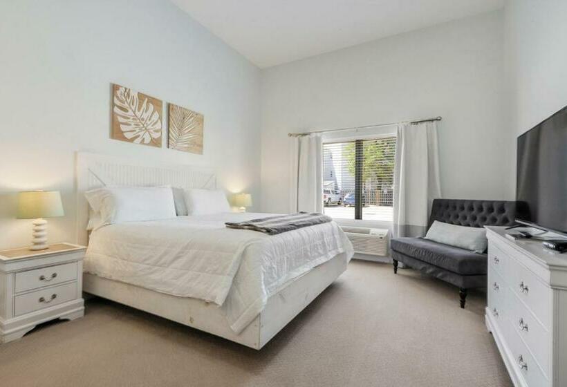 Hotel Whiskey In Pass Christian