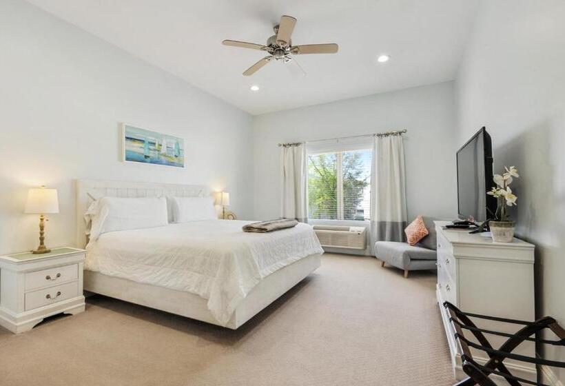 Hotel Whiskey In Pass Christian