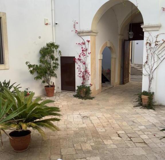 تختخواب و صبحانه Palazzo Cariddi