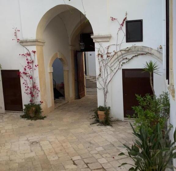 تختخواب و صبحانه Palazzo Cariddi