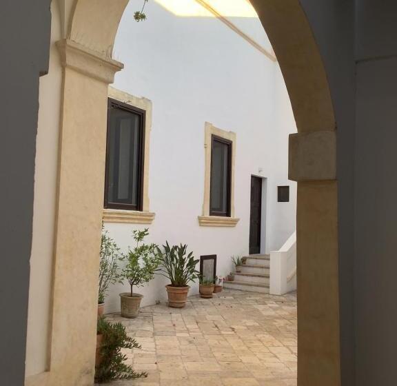 تختخواب و صبحانه Palazzo Cariddi