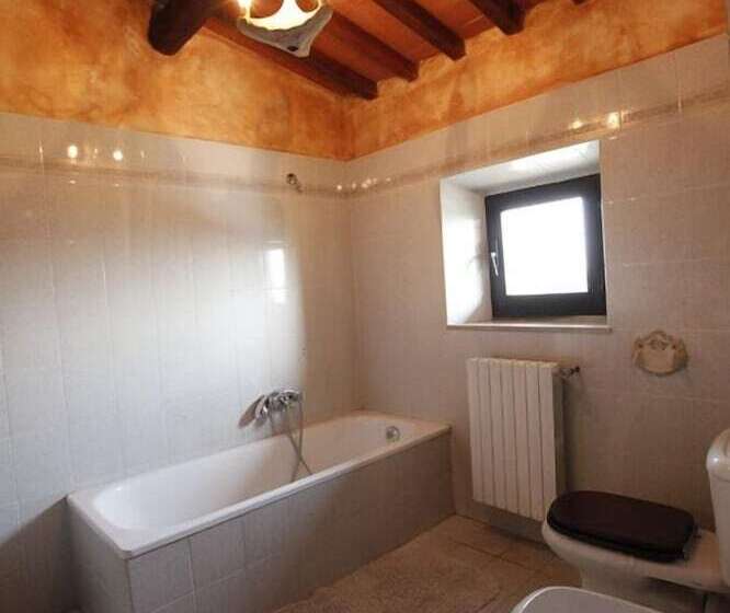 فندق ريفى Fattoria Albanese Labardi