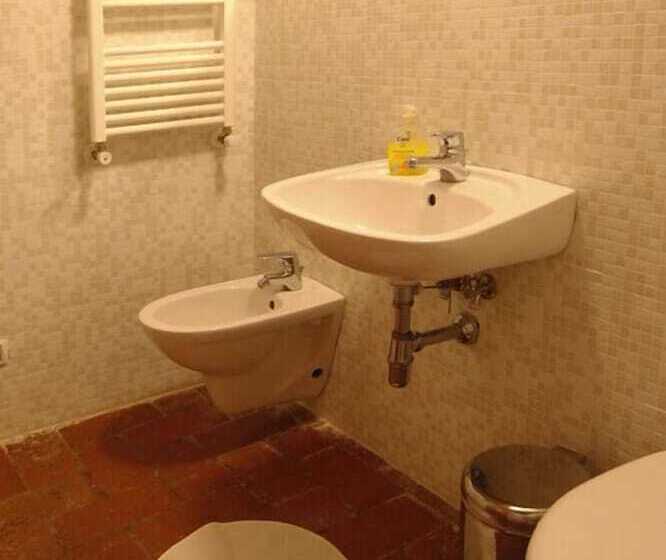 فندق ريفى Fattoria Albanese Labardi