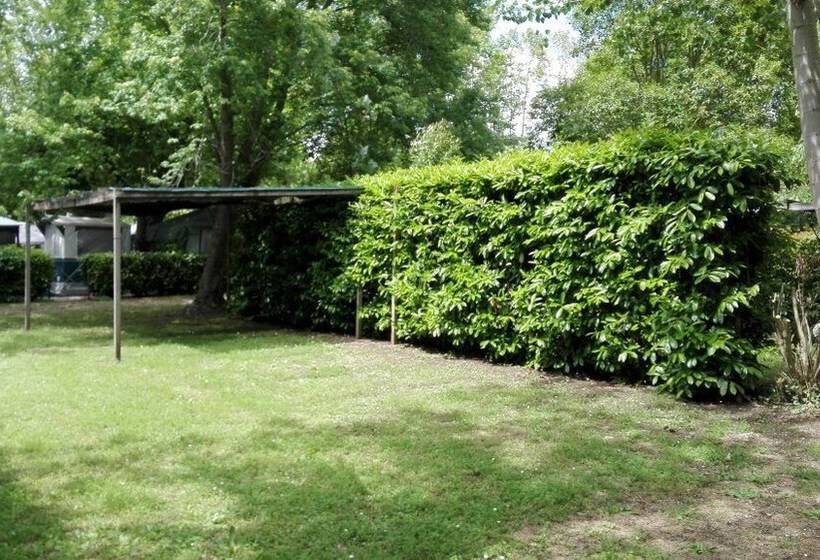 בית מלון כפרי Smeraldo Camping Village