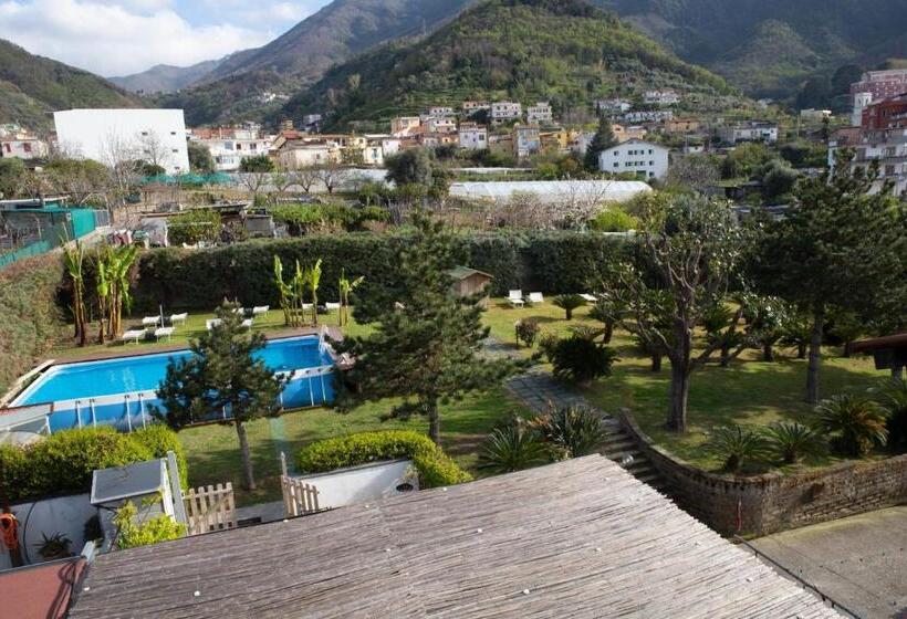 تختخواب و صبحانه Villa Bianca