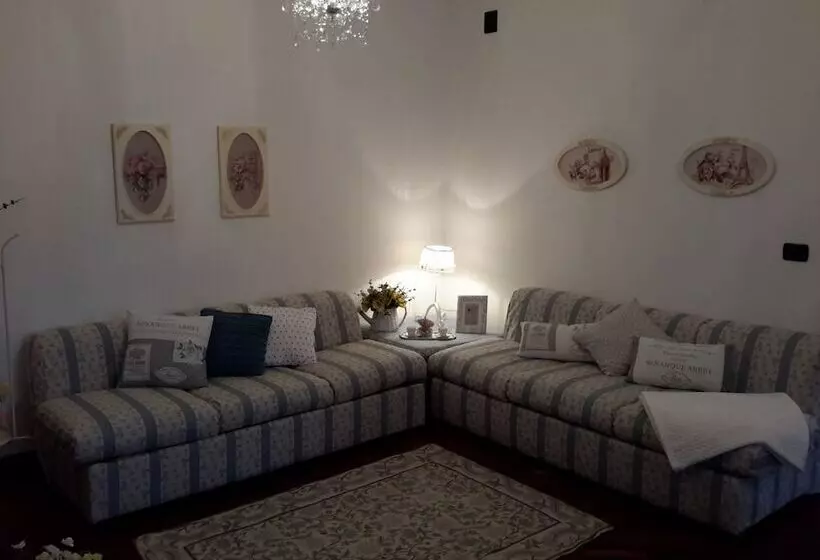 پانسیون Betì House Fiera Airport Guesthouse