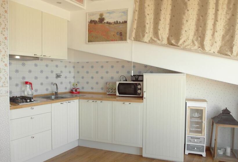 펜션 The White Villa