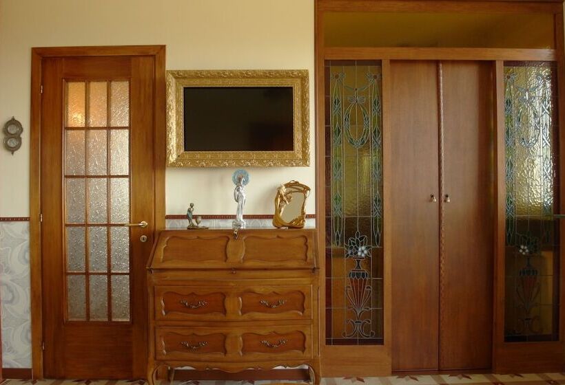 펜션 The White Villa