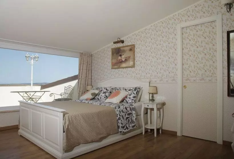 پانسیون The White Villa