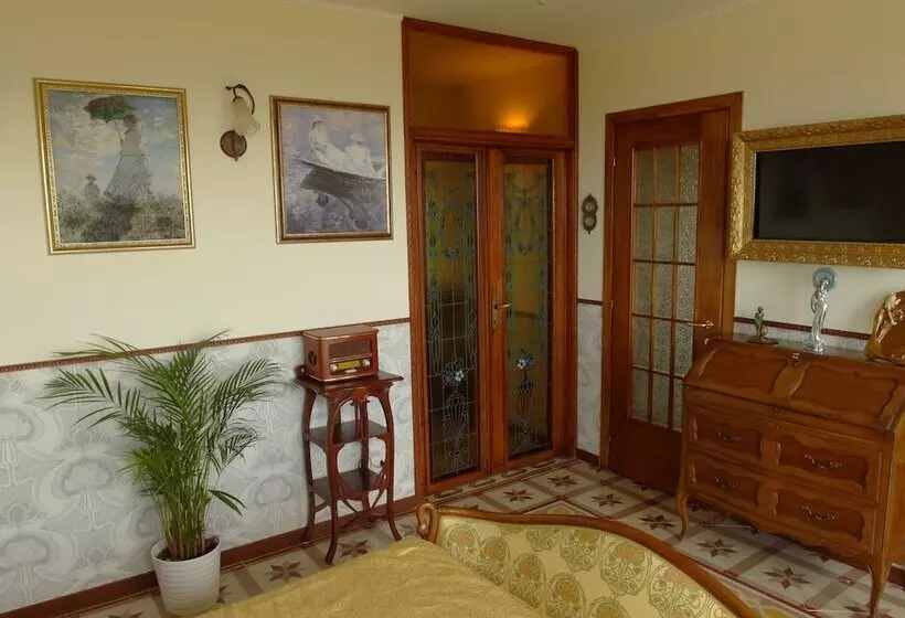 پانسیون The White Villa