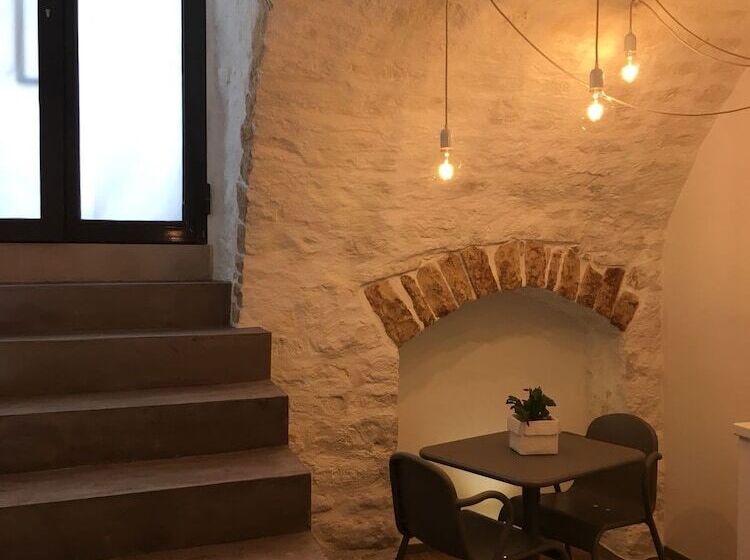 Пансион L Archasetta Historic Apartments