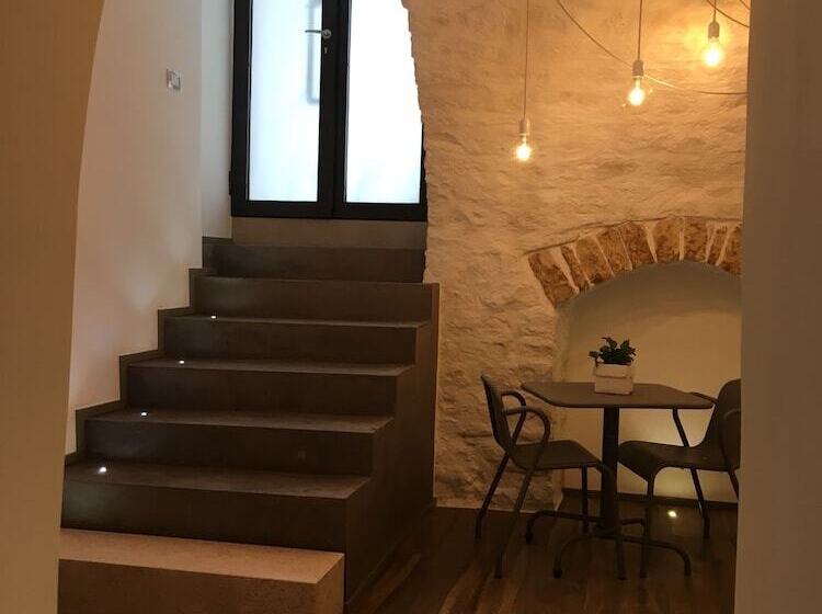 Пансион L Archasetta Historic Apartments