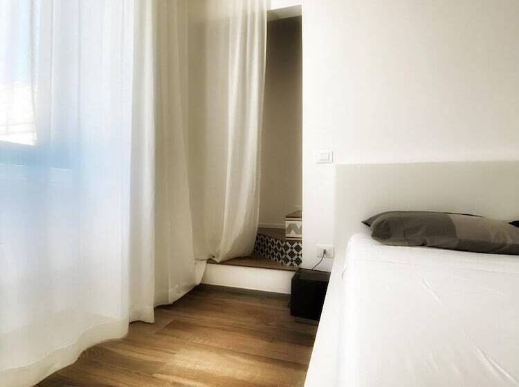 Пансион L Archasetta Historic Apartments