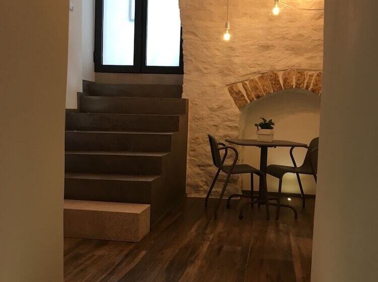 Пансион L Archasetta Historic Apartments