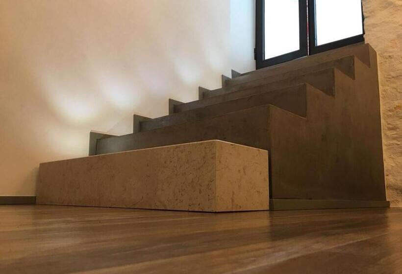 Пансион L Archasetta Historic Apartments