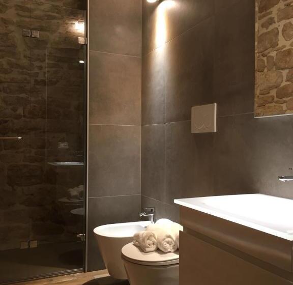 Пансион L Archasetta Historic Apartments