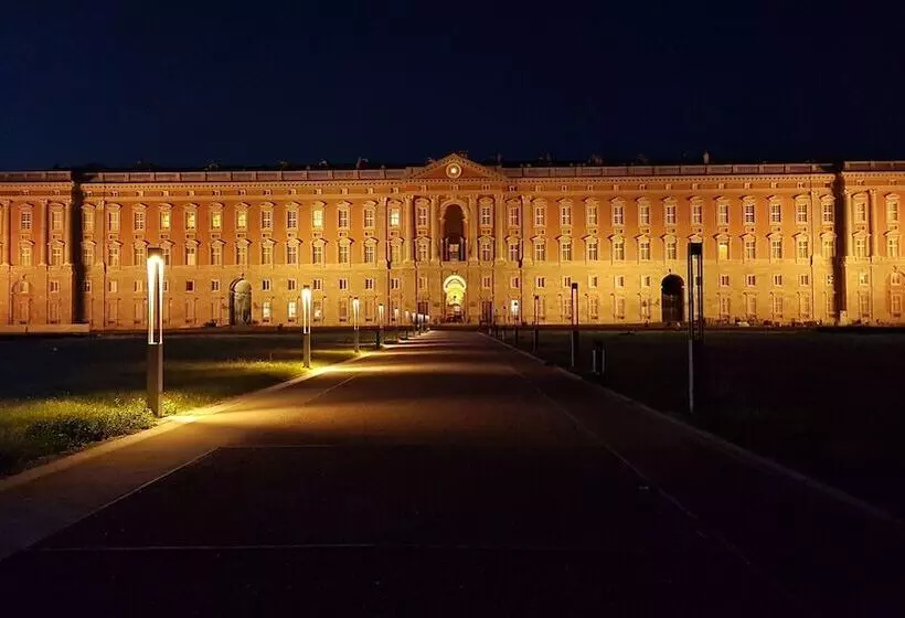 تختخواب و صبحانه Al Centro Luxury Home