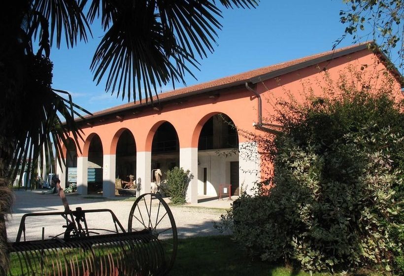 田舎風ホテル La Moneghina