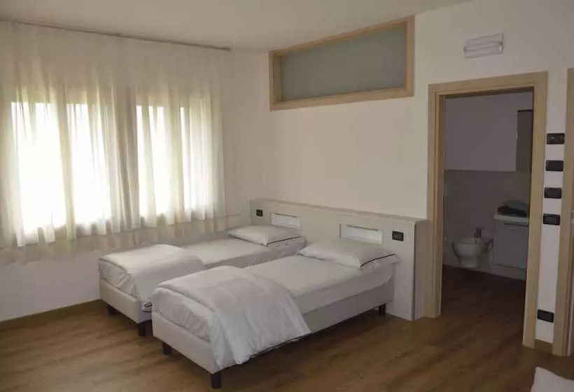 田舎風ホテル La Moneghina