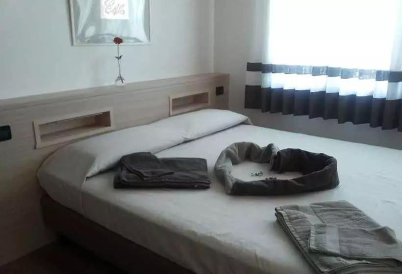 田舎風ホテル La Moneghina