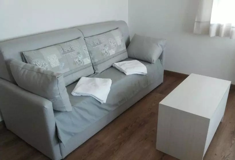 田舎風ホテル La Moneghina