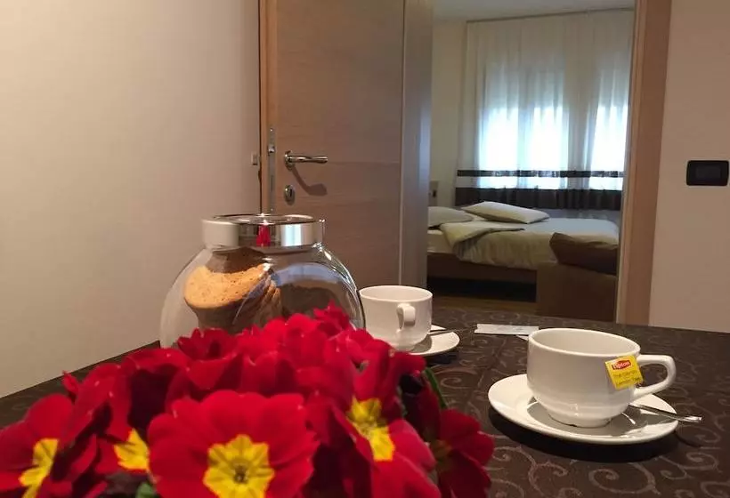 田舎風ホテル La Moneghina